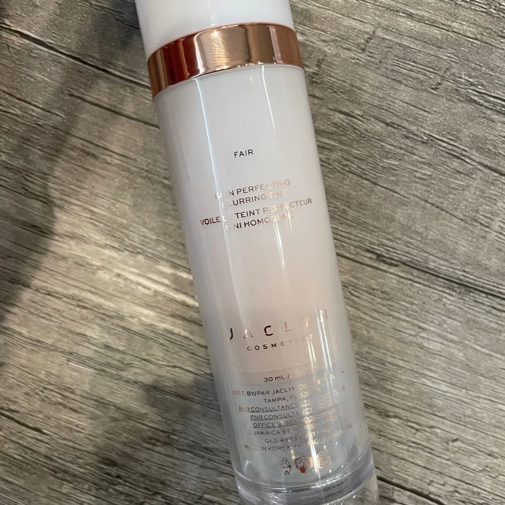 Jaclyn Skin Perfecting Blurring Tint in Fair